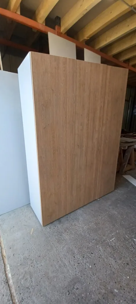 Armoire sous pente sur mesure