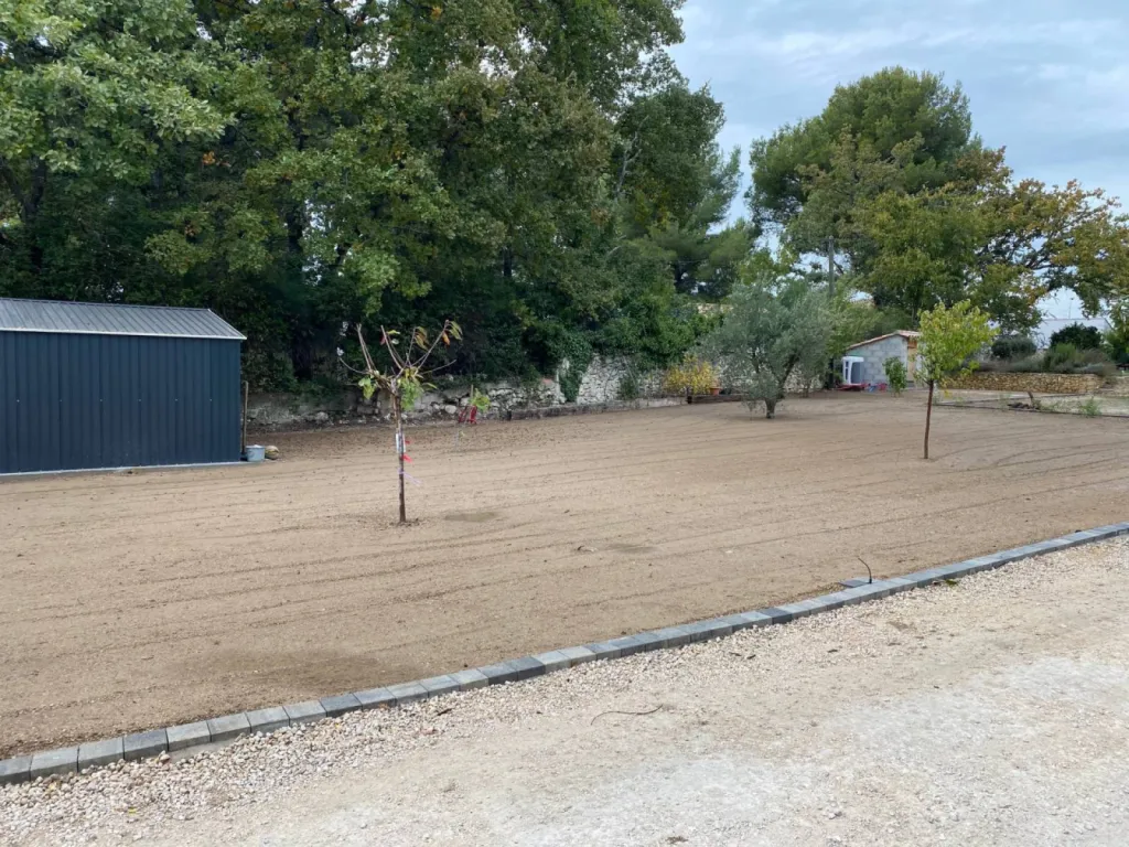 pose de bordures en pavé pour entree de maison eguilles