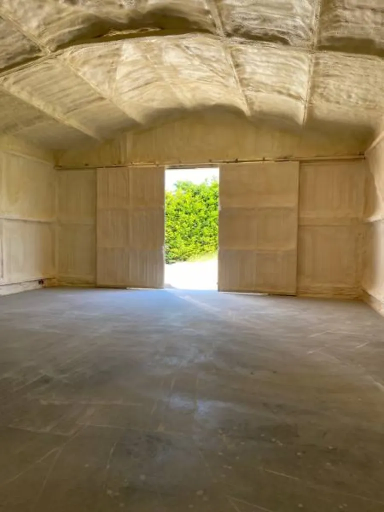 Entreprise d'isolation par mousse polyuréthane projetée a cellules fermées dans le Sud Ouest, le VAR et dans la Region PACA- BIMPP