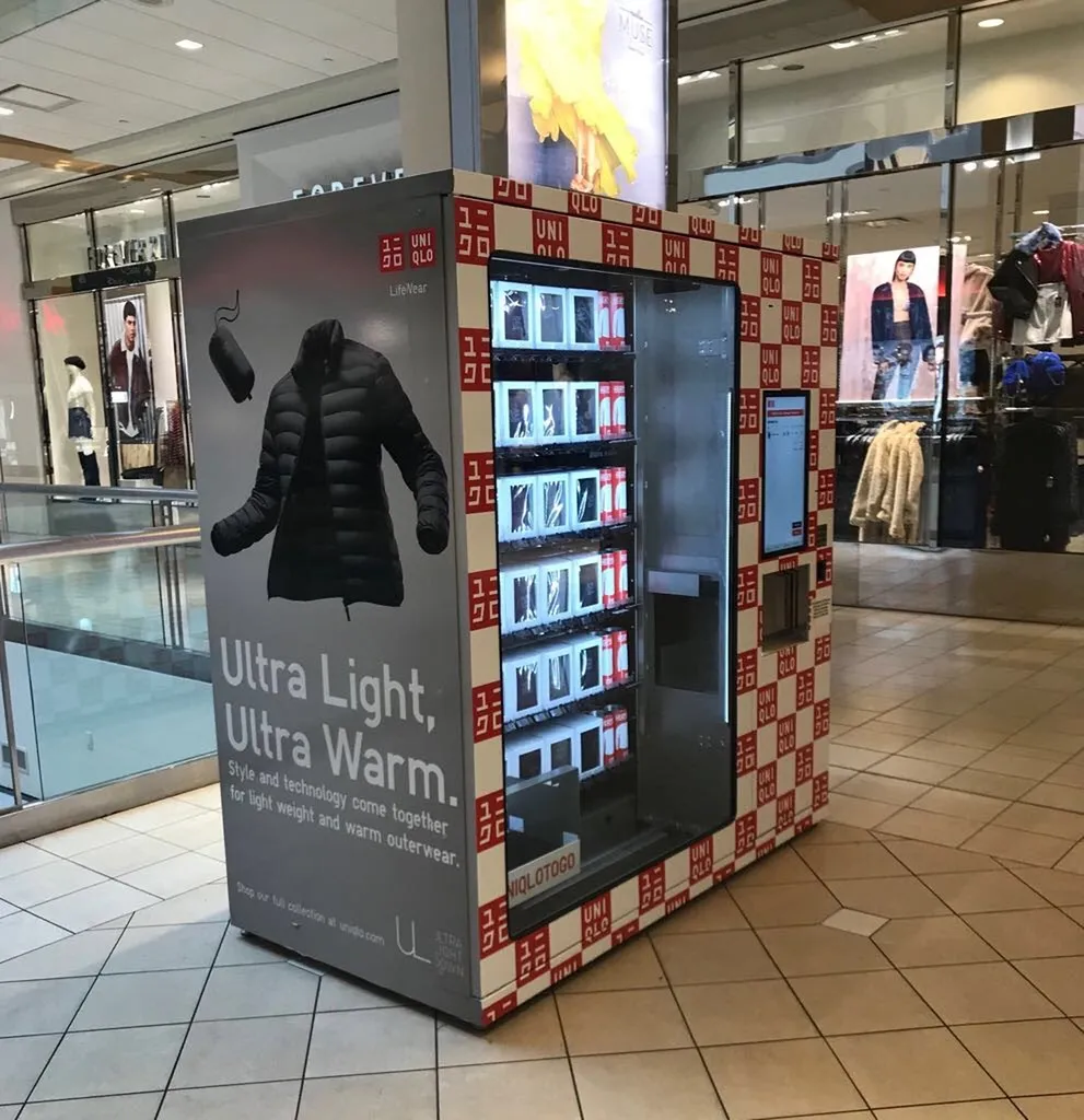 Vente de distributeur automatique de vêtements et accessoires de mode avec personnalisation graphique complète partout en France