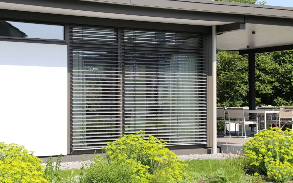 Remplacement de volet roulant en PVC avec motorisation intégrée à Toulouse