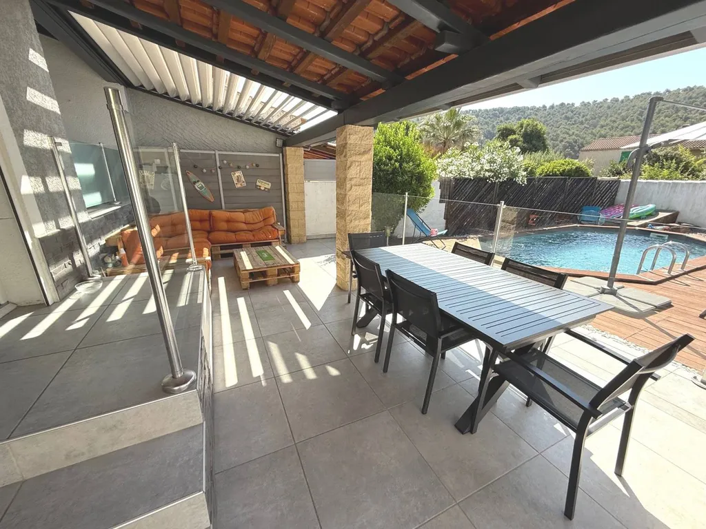 A vendre à Carnoux sur 2 niveaux proche du centre