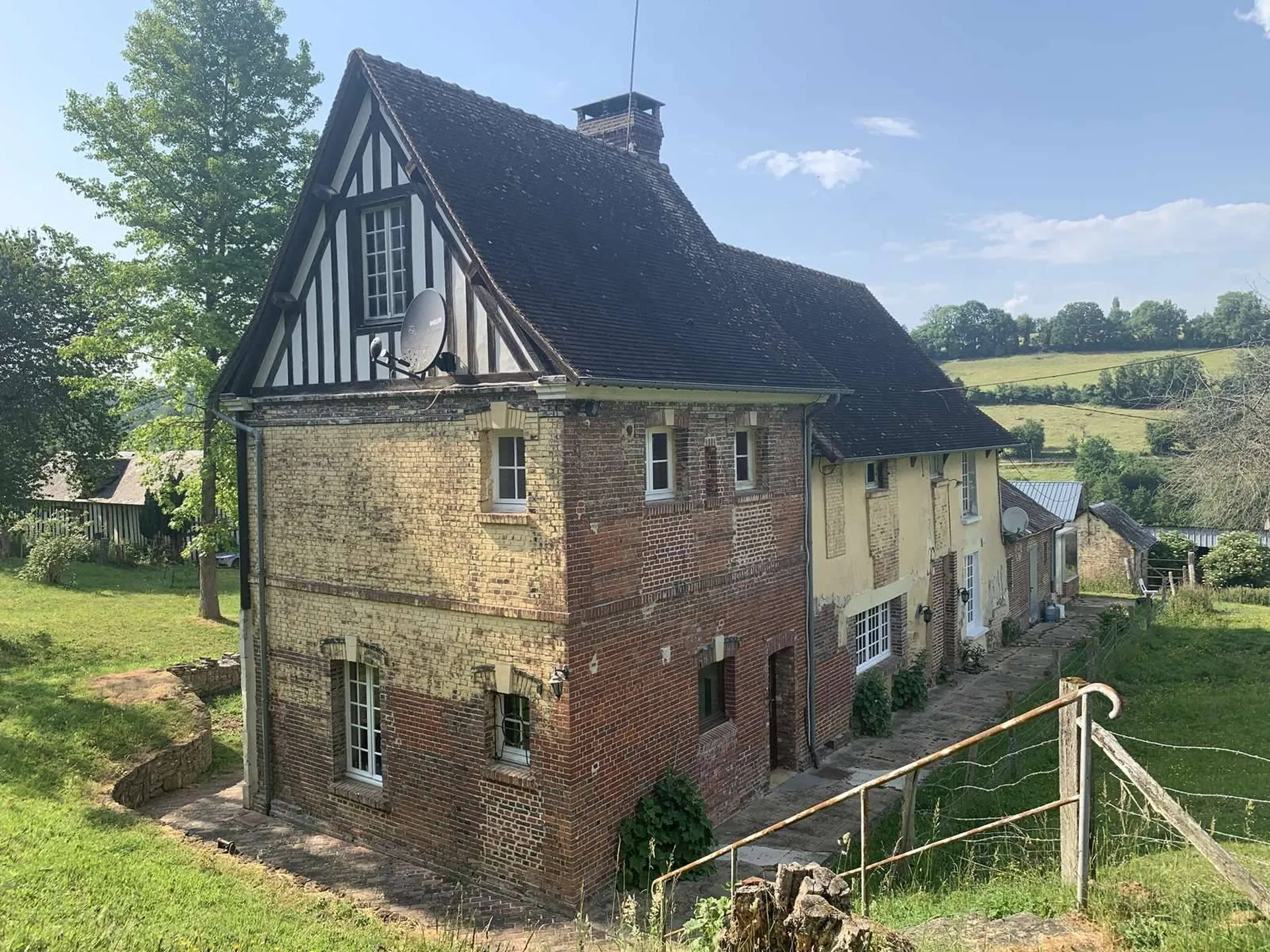 A acquérir exploitation agricole d'un seul tenant, d'une surface de 100 hectares, dans l'Orne 61