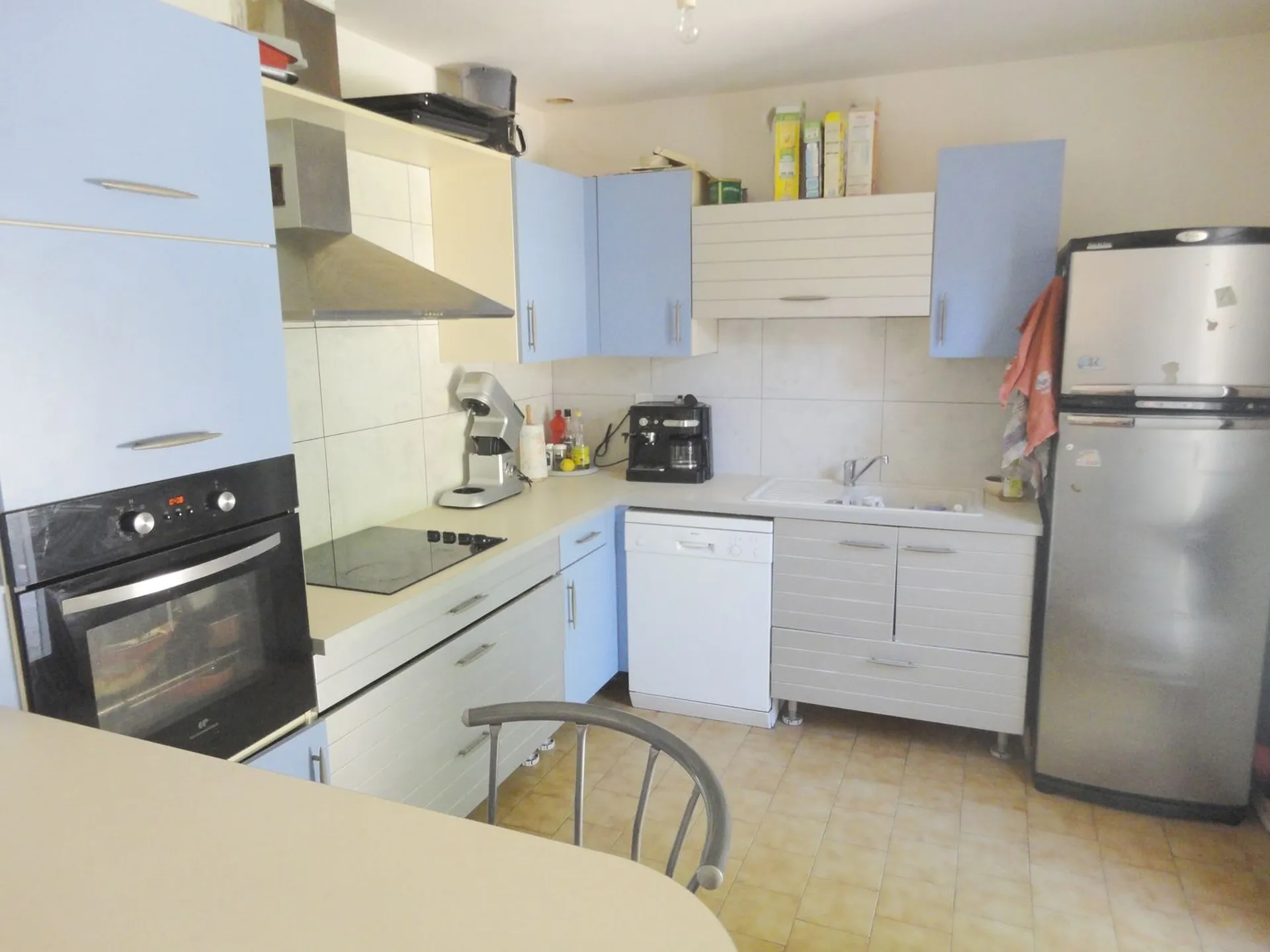  Vente maison 4/5 Roquefort La Bédoule proche centre village, sans vis à vis  sur terrain plat de 520m²