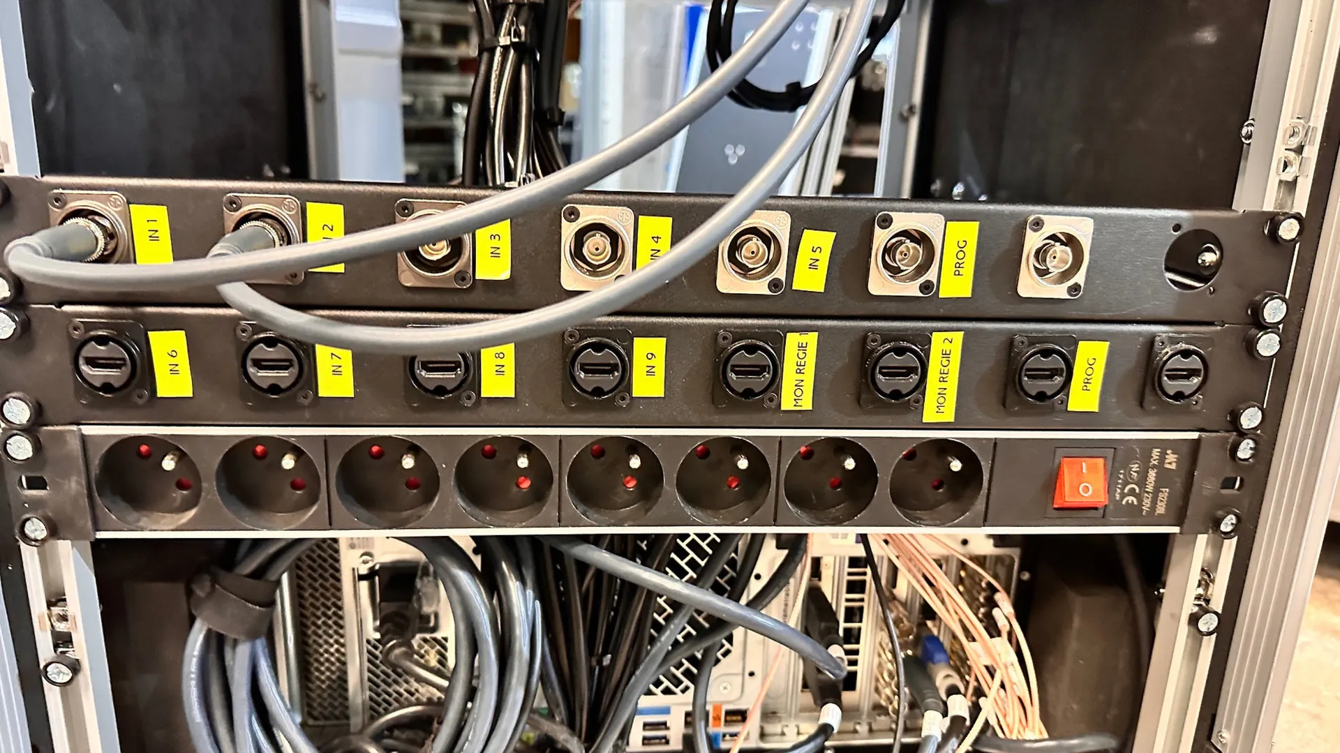 RACK REGIE AUDIO VIDEO CAPTATION STREAM