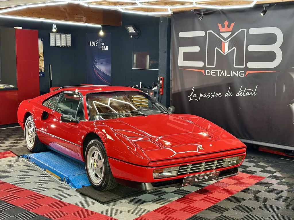 Traitement céramique automobile à Lyon proche Brignais EMB DETAILING spécialiste Ferrari 328 