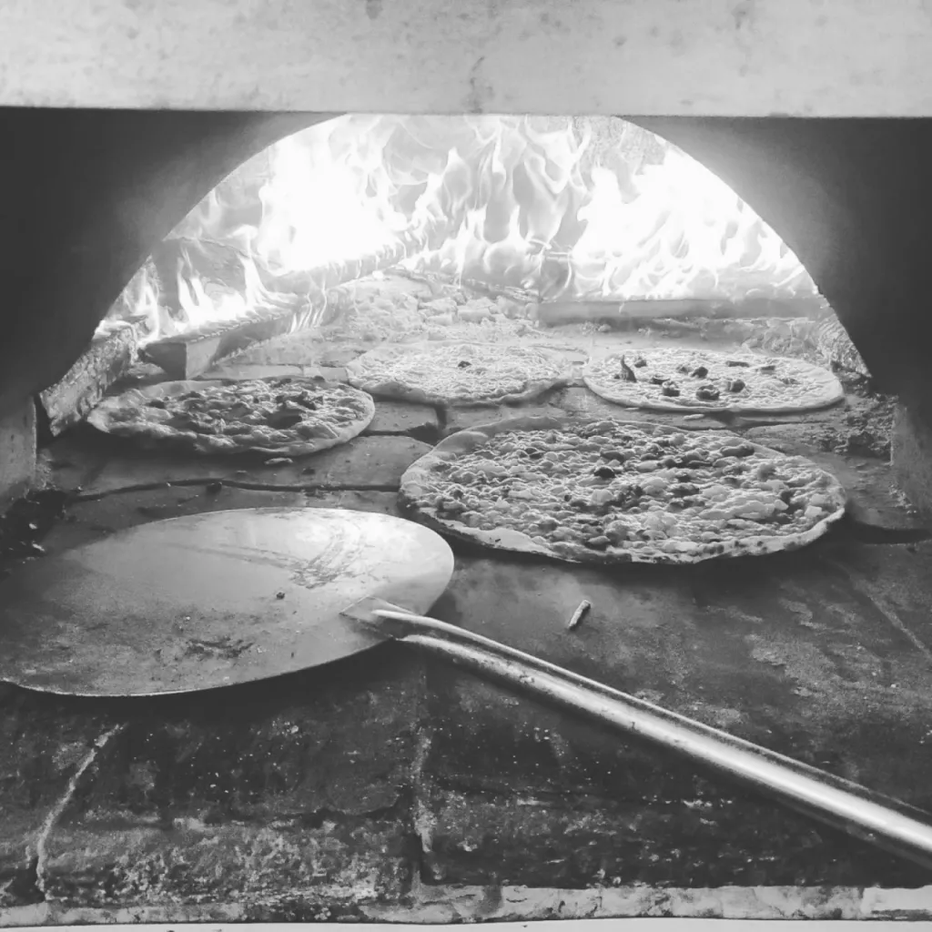 pizza traditionnelle  feu de bois salon