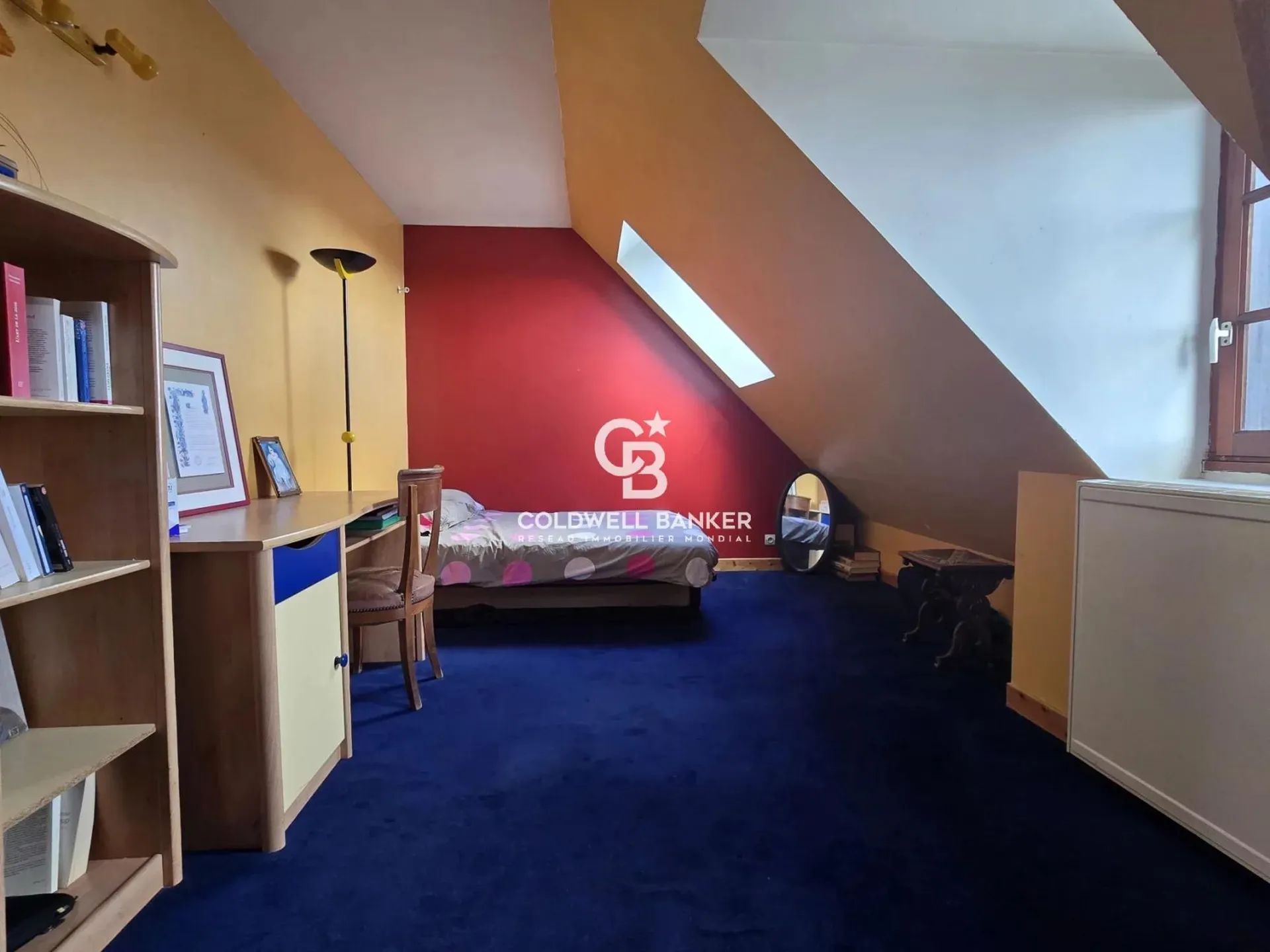 Maison à rénover au Mans pour grande famille avec 7 chambres, salle d’eau, sous-sol total et potentiel d’aménagement d’une suite parentale