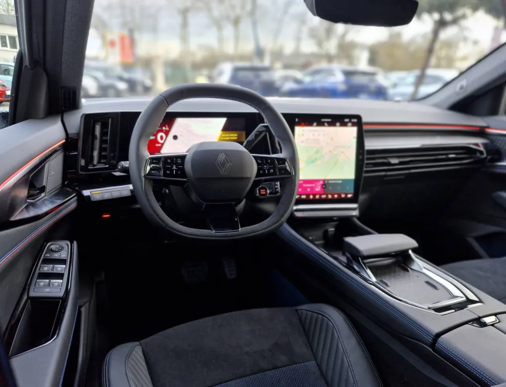 Renault Rafale Atelier Alpine E-Tech 300 4x4 / 4control advanced / Harman Kardon / Matrix Led / occasion près de Toulouse en Occitanie