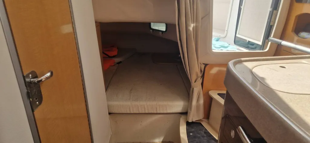 Bateau Four Winns V27  avec cabine d'occasion proche de Six-Fours dans le Var / VENDU