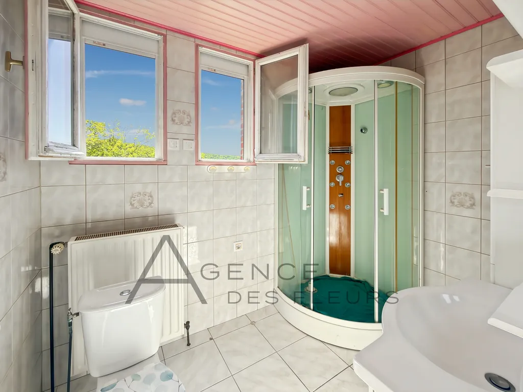 À vendre, joli pavillon sur sous-sol de 59m² sur un terrain de 2670m² situé à ELBEUF 76500