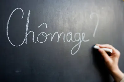 Avocat fonction publique : un fonctionnaire a-t-il droit au chômage ?