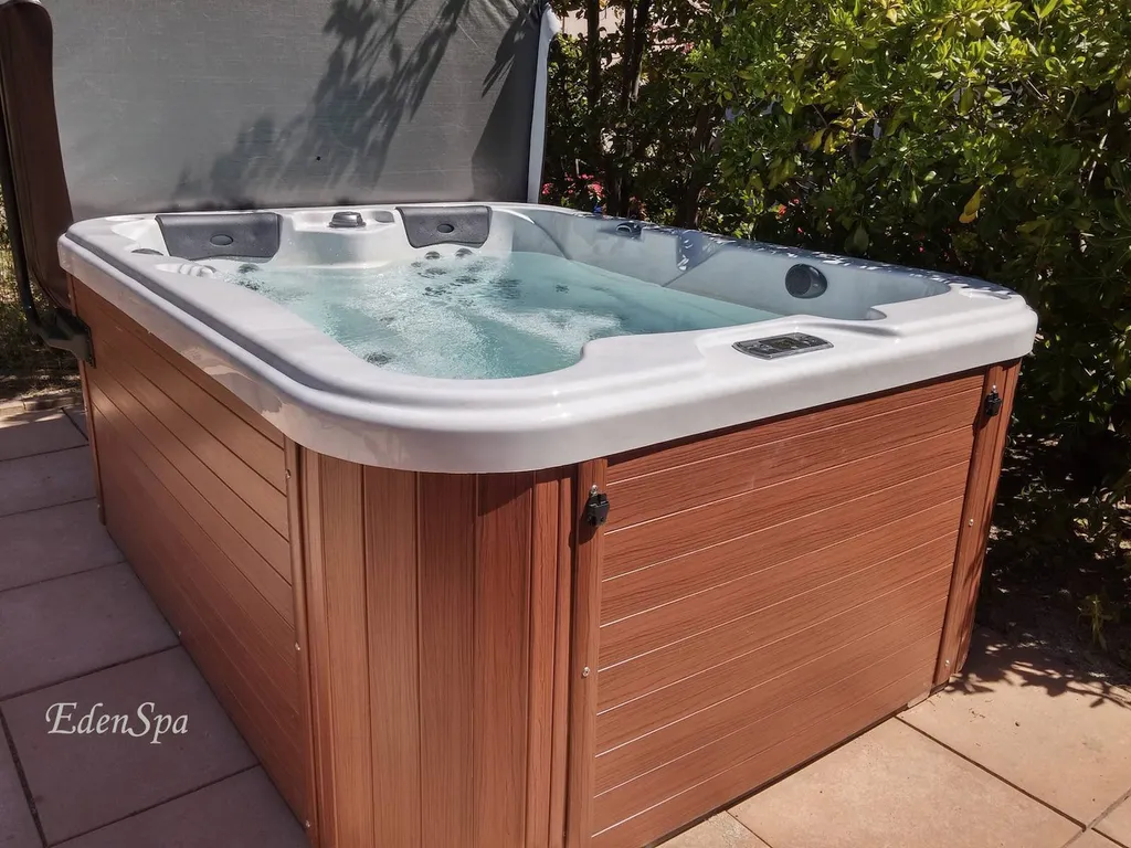 spa canada 3 places 2 pompes marseille