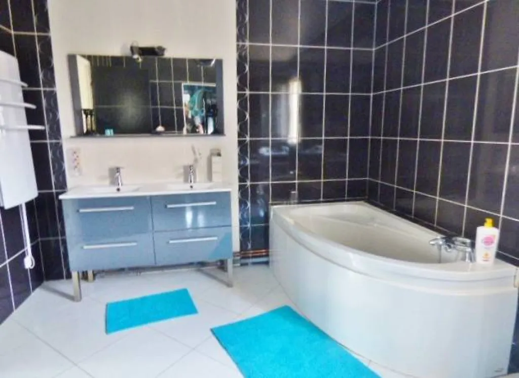 A acheter maison avec sous-sol proche tous commerces à st pierre lès elbeuf 76