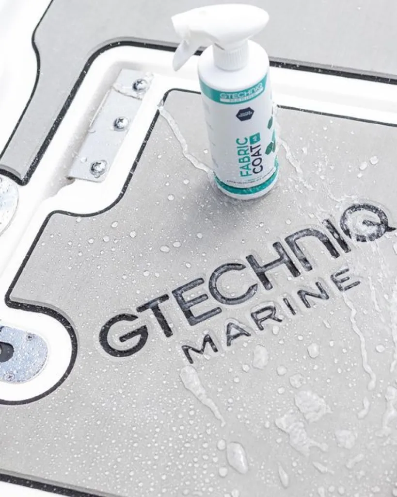 Protection marine et correction de peinture yacht à Saint-Tropez