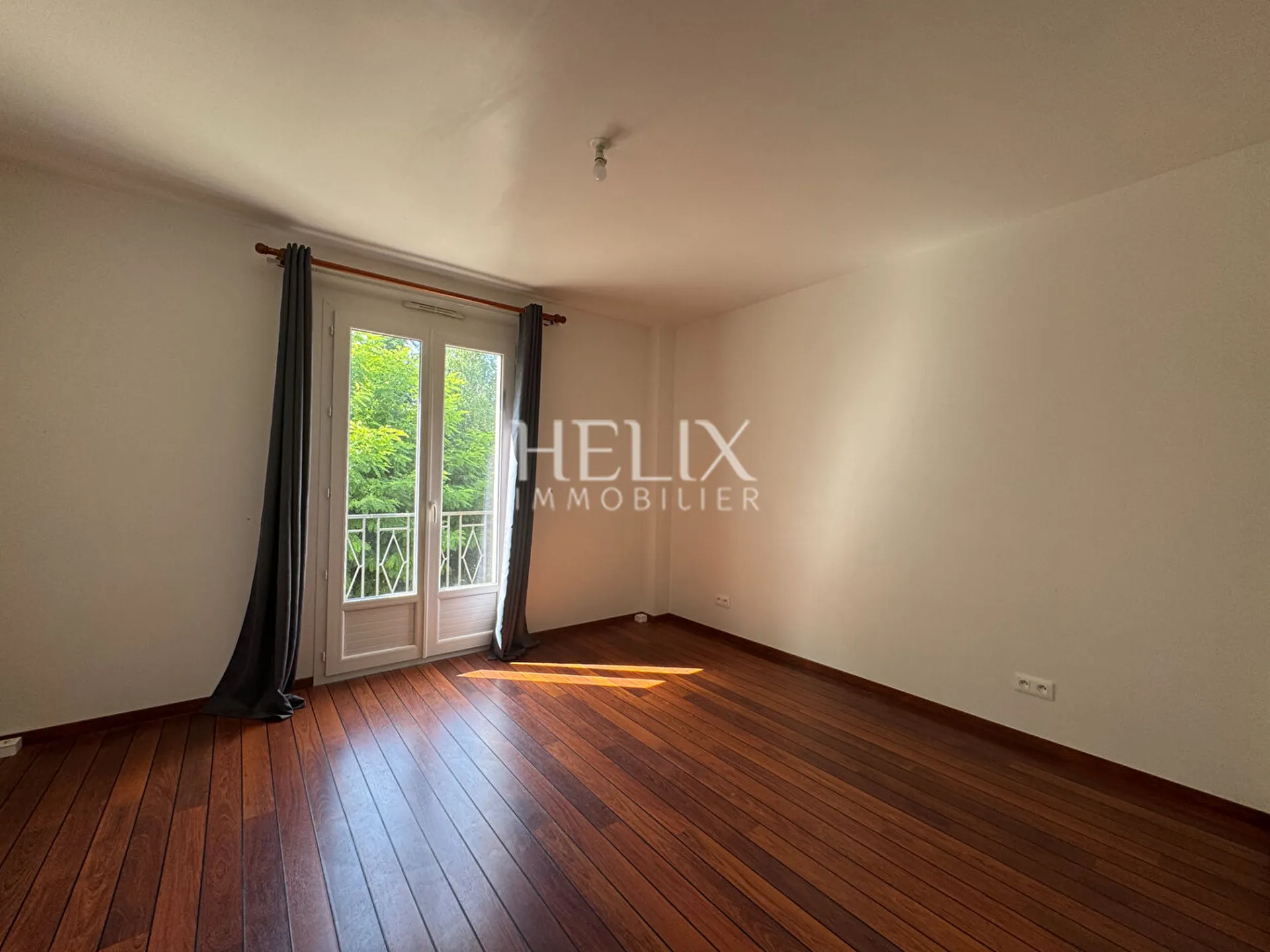 Grande maison à louer à Fourqueux 9 pièces 219 m2, proche lycée international