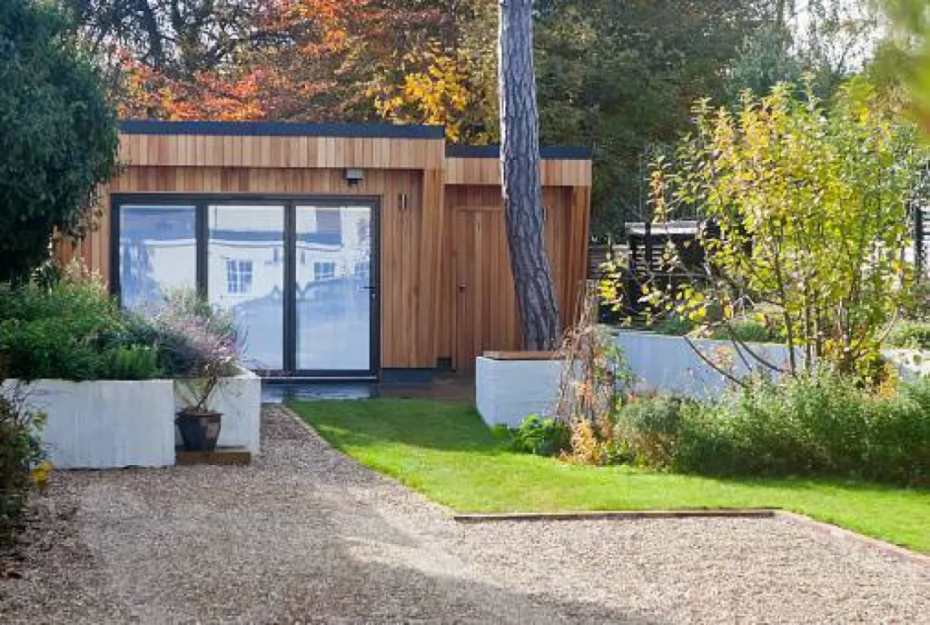 Réalisation d'un studio de jardin en ossature bois à toit plat par un artisan professionnel Gujan Mestras 33