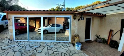 Prestataire de pose film solaire sur bâtiment pas cher dans les Alpes Maritimes 