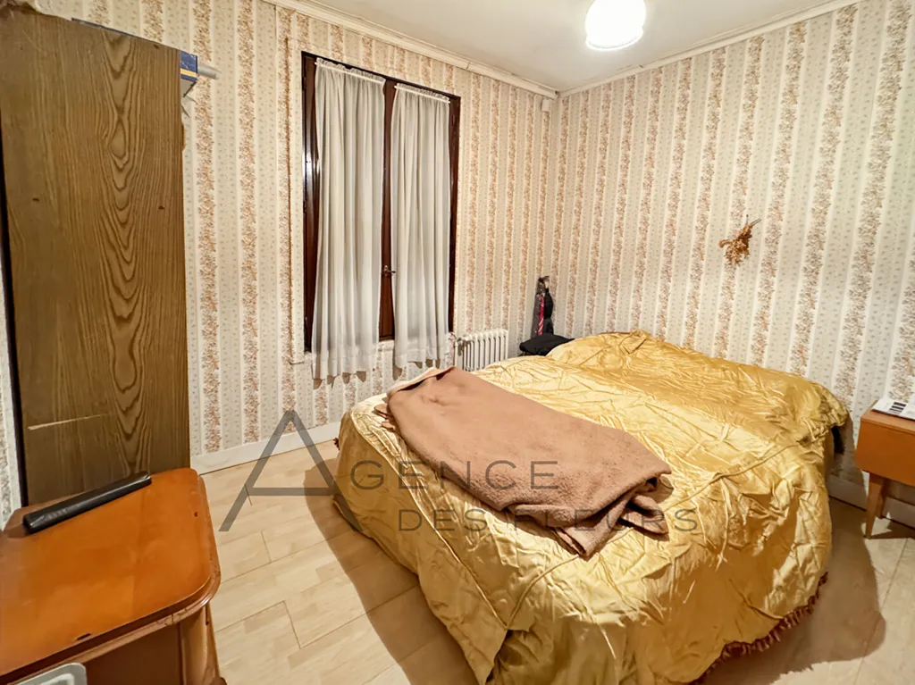 A vendre maison ancienne à rénover 78 m² sur un terrain de 472 m² sur la commune de Saint-Aubin-les-Elbeuf 76410