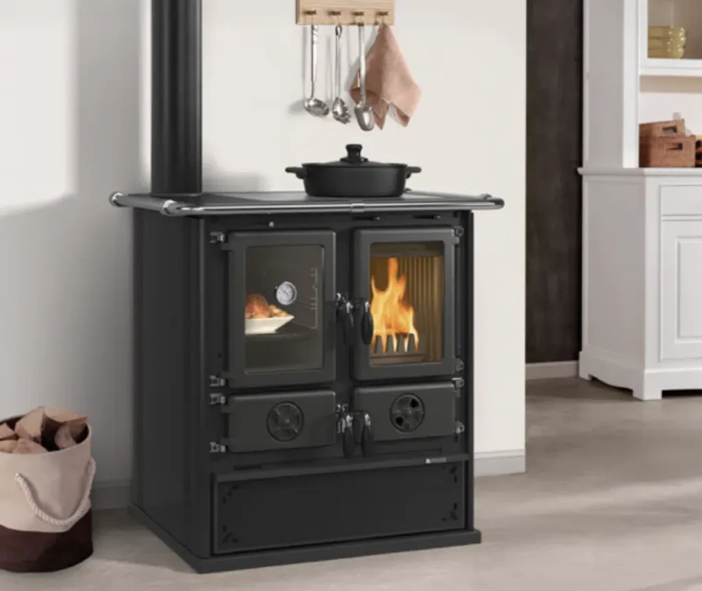 La cuisinière à bois Nordica : un appareil de cuisson et de chauffage très avantageux