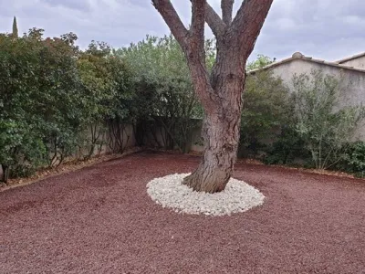 Réaménagement d'un jardin et d'un tour de piscine sur Villeneuve Lez Avignon