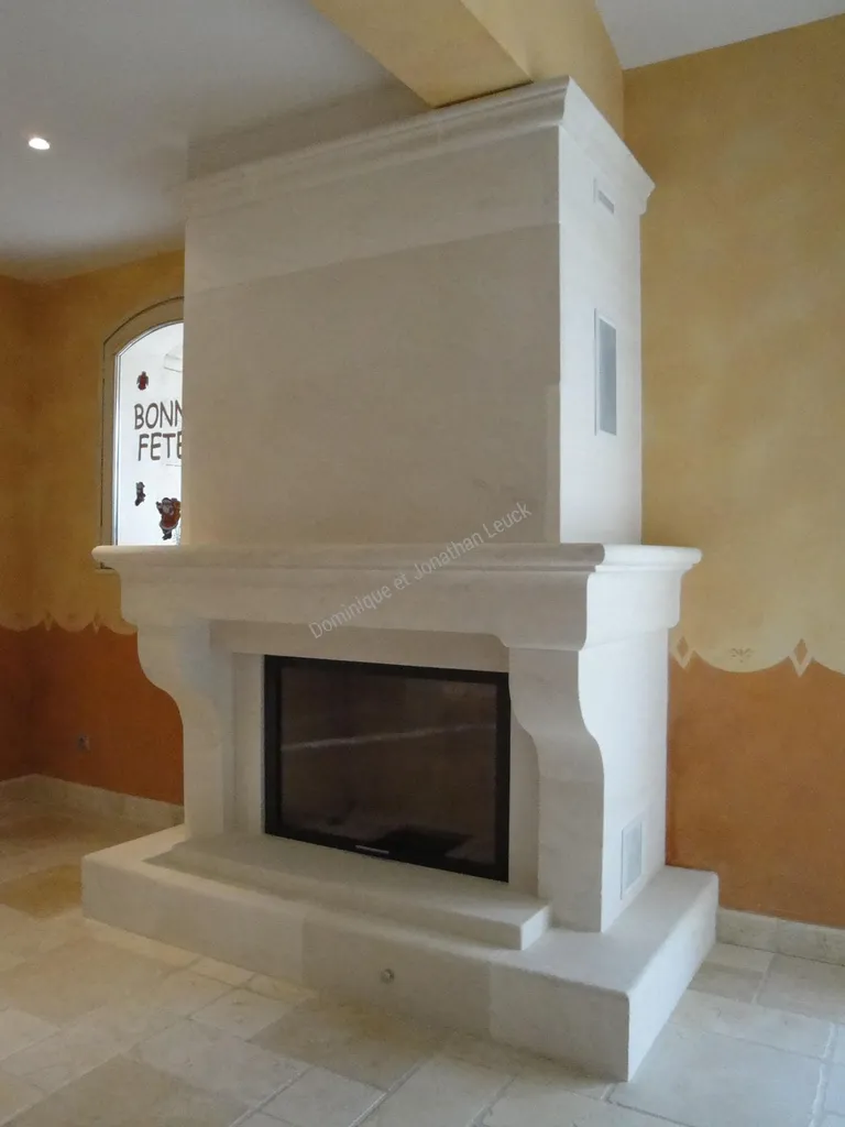 Suite et fin de la mise en place du foyer TOTEM dans une cheminée, Photo 4