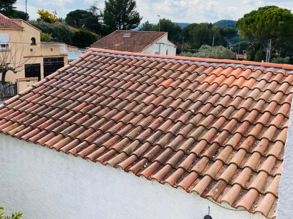 faitage fini sans nettoyage toiture sur chateauneuf les martigues