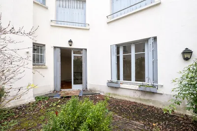 terrasse dans un appartement esprit loft atelier Helix immobilier 