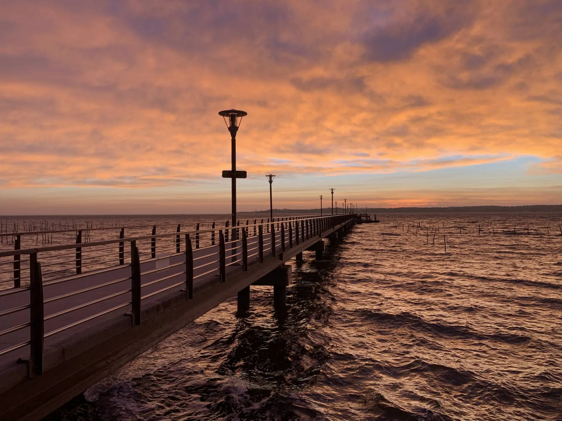 Besoin d'une traversée rapide entre Arcachon et le Cap Ferret ? En 15 minutes, Bat'express vous transporte d'un côté à l'autre !