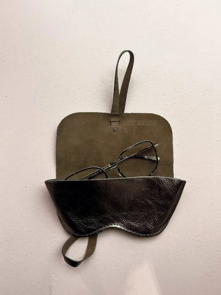 Etui à lunettes Paul Marius disponible chez Evasion Eu 