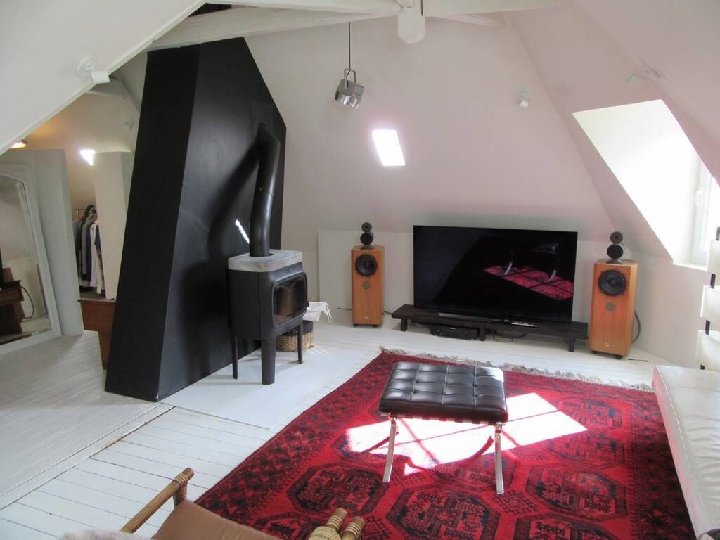 Maison atypique d'environ 245m² entièrement rénovée, proche Dieppe 76200