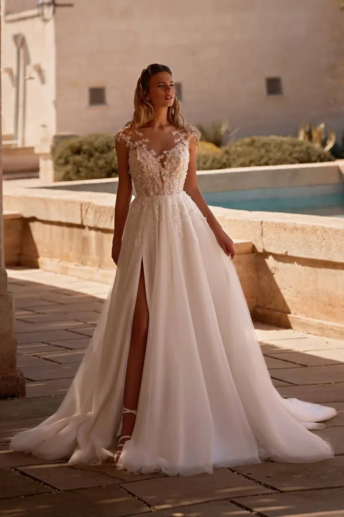 Robe de mariée trapèze fluide glamour à Aubagne 