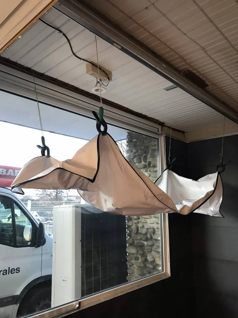 SDB Création à Muret- Plafonds tendus BARRISOL by Plafonds Tendus Occitans