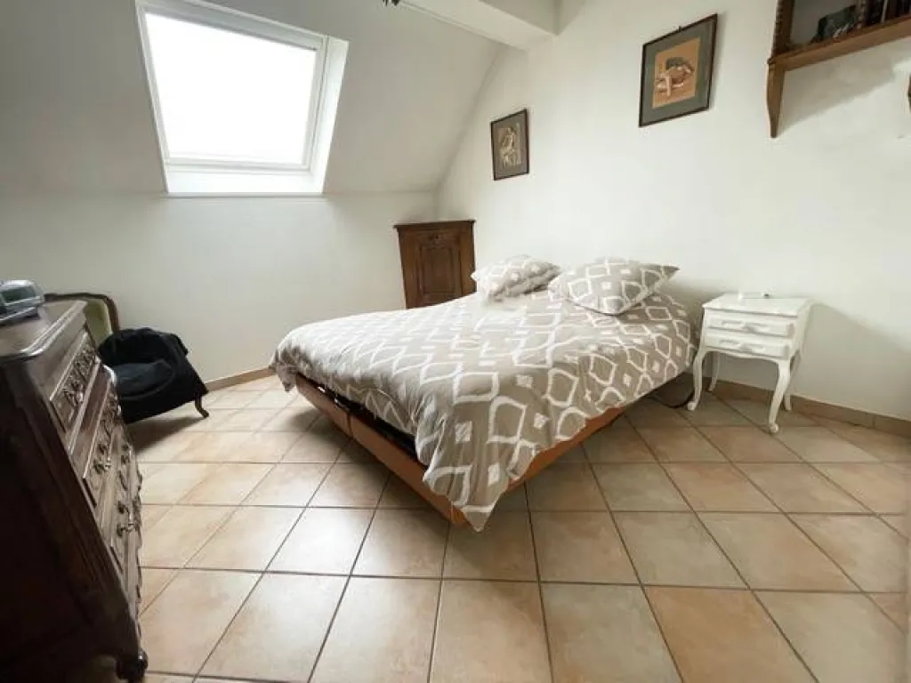 Au 1er étage : Deux belles chambres