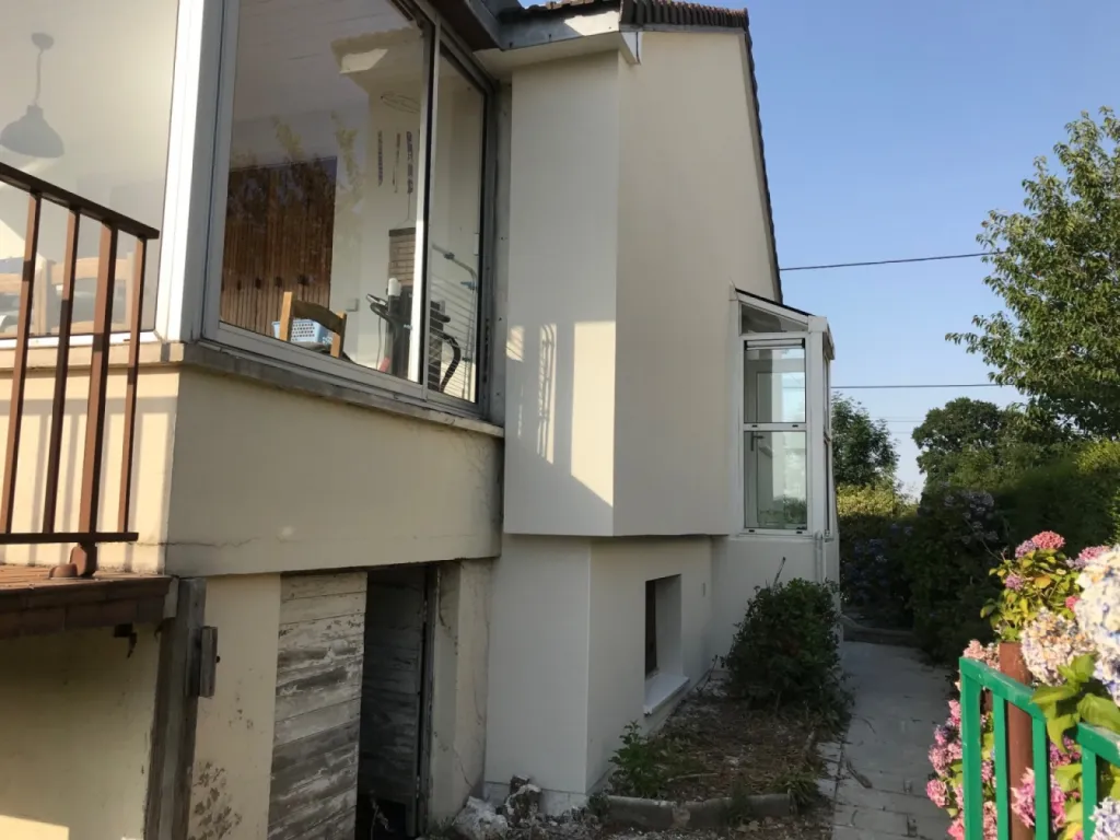 Réalisation d'une isolation thermique par l'extérieur sur maison individuelle secteur Lillebonne proche port Jérôme sur Seine (76) avec polystyrène par une entreprise RGE Eco-artisan