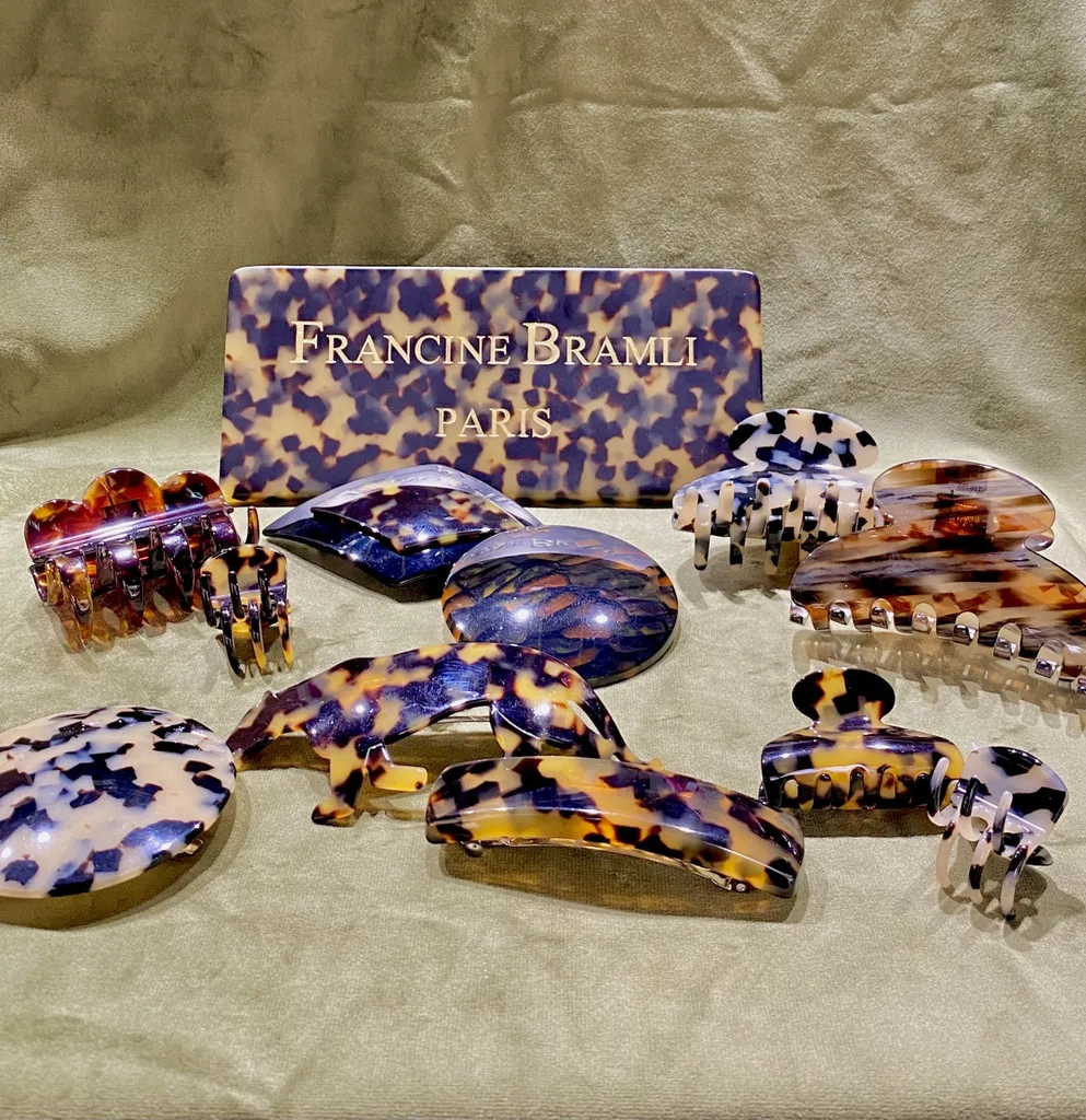 Pinces et barrettes en acétate de Francine Bramli