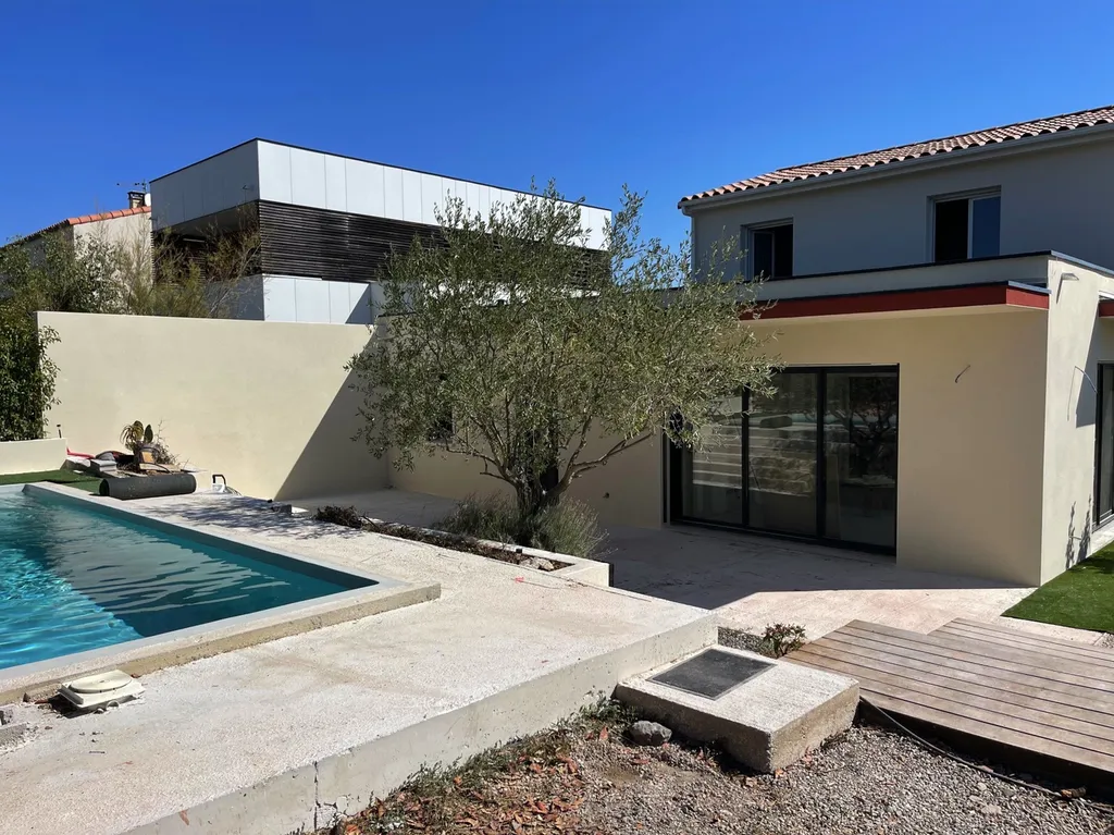 Ravalement de façade en enduit gratté fin sur Pignan dans l’Hérault