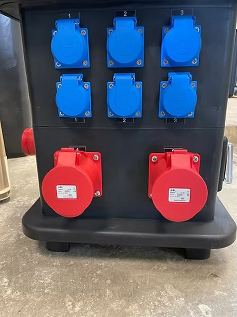 COFFRET ELECTRIQUE 63A VERS 2X32 TRI 2X32 MONO 6X16MONO