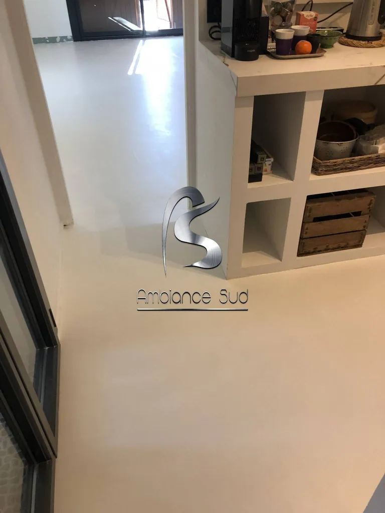 SOL EN BETON CIRE TALOCHE A SANARY 83