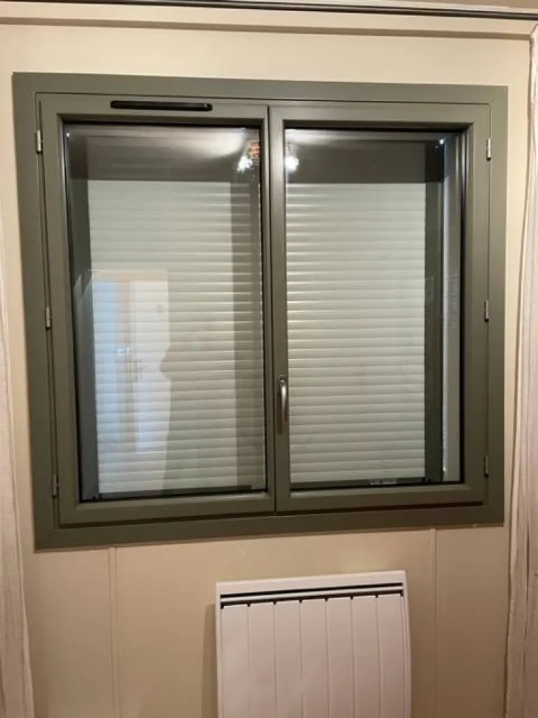 Pose de fenêtre en alu avec isolation extérieure à Lyon