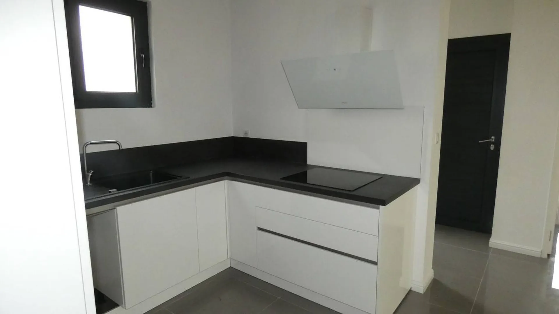 VENDU Proche de la plage, en Normandie (76), appartement de 77 m² et 2 chambres entièrement rénové entre Criel sur Mer et Le Tréport