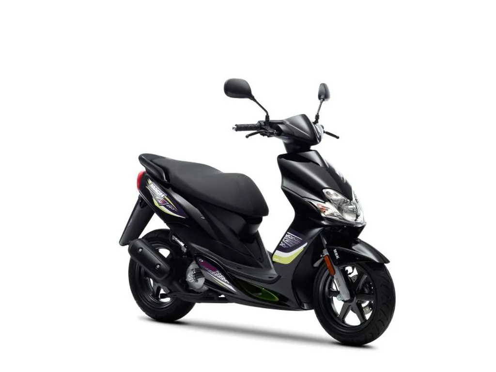Scooter neuf MBK Mach G refroidissement liquide six fours les plages
