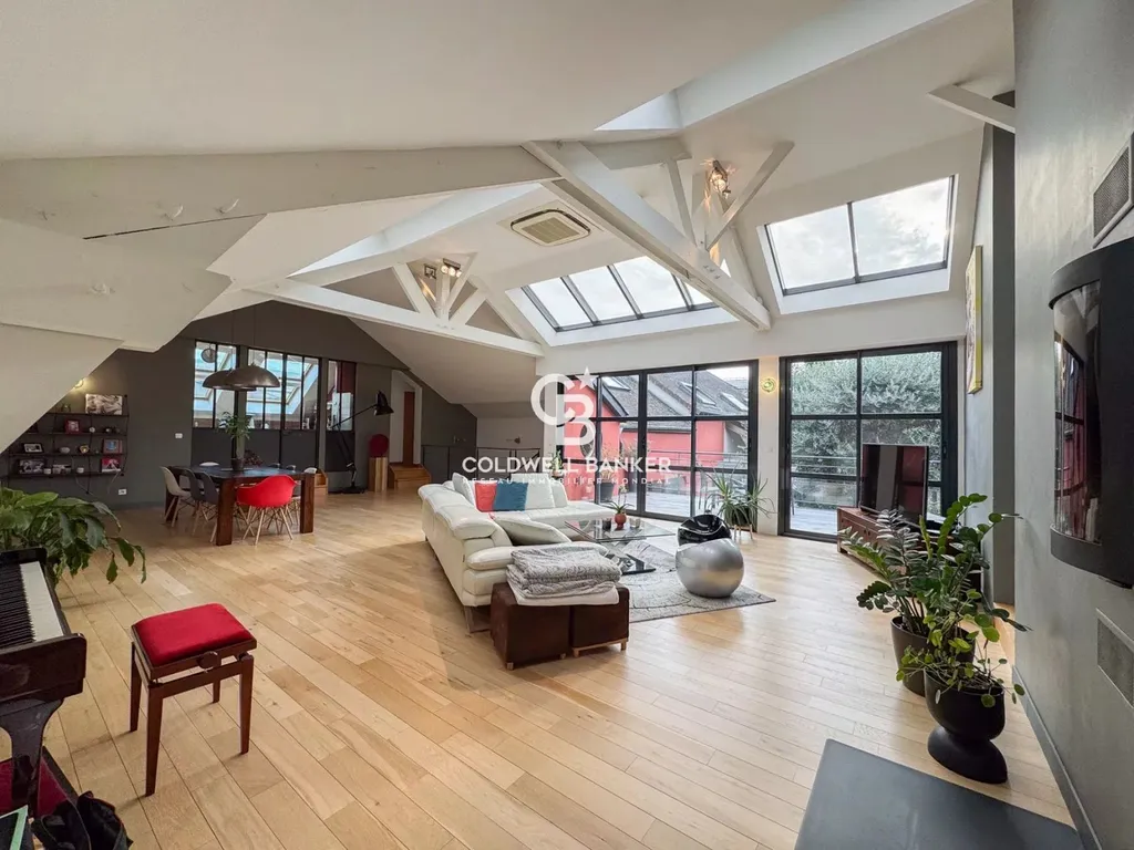 très grand loft avec terrasse à vendre au mans proche de la gare et des chemins de halage