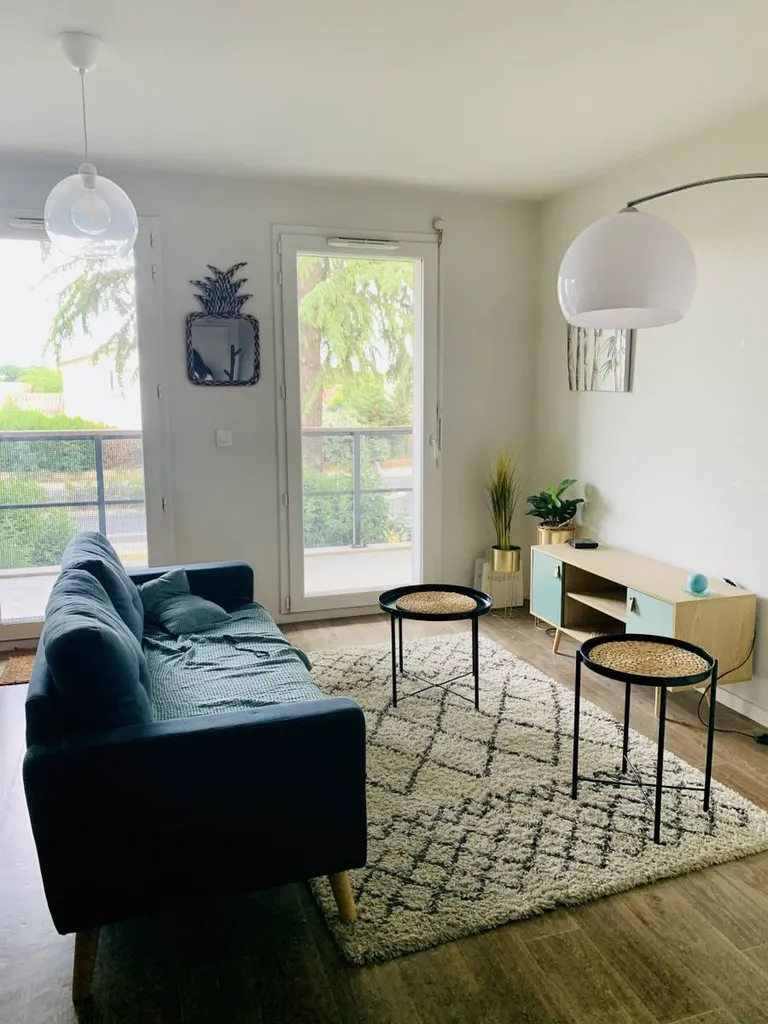 Appartement T3 Eysines limite Bordeaux Cauderan ascenseur parking et balcon