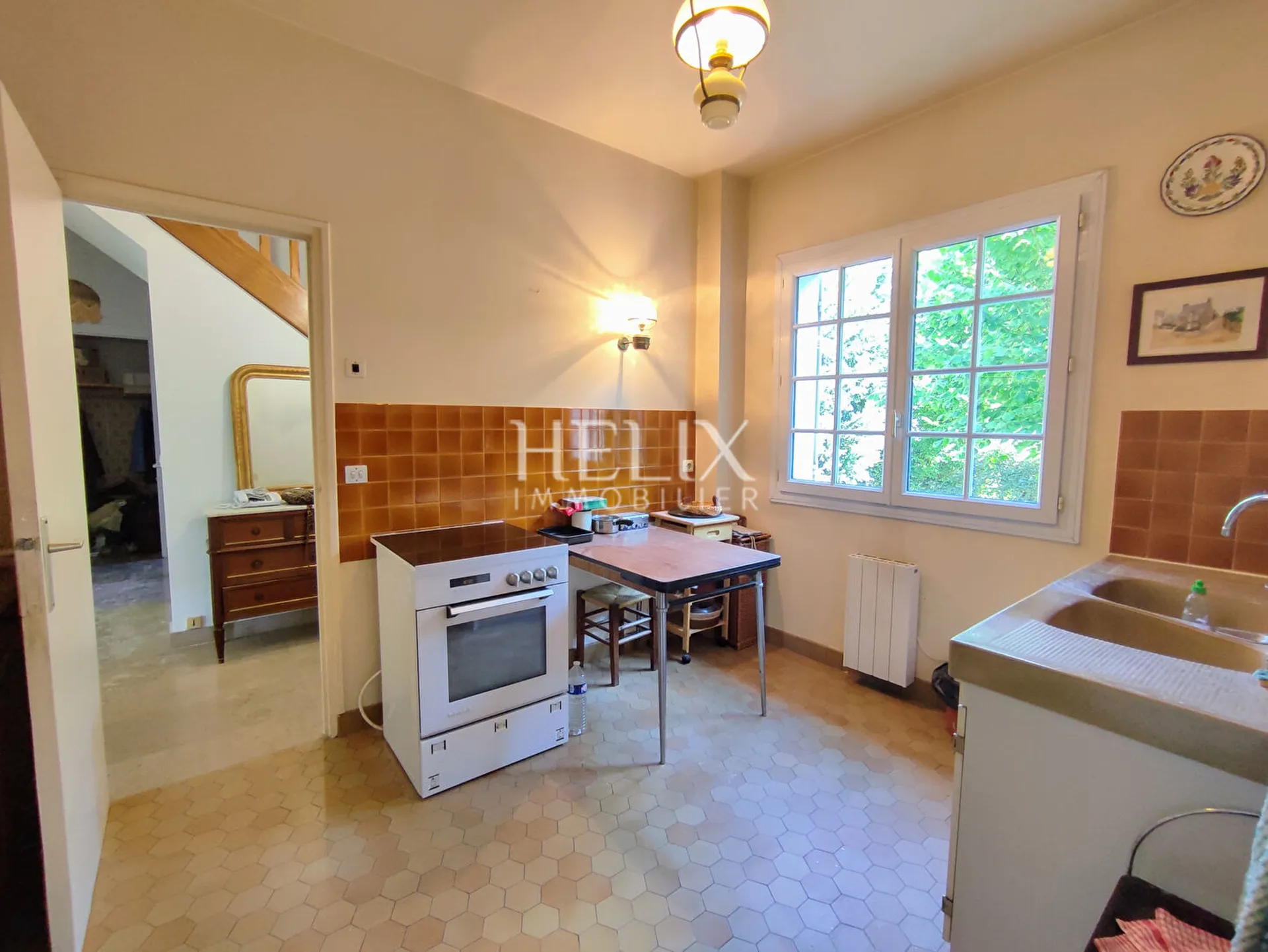 Maison familiale de 130 m2 sur 937 m2 de terrain comprenant 5 chambres, un grand double séjour et un sous-sol