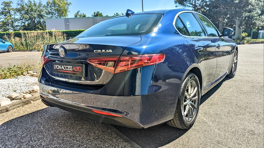 installation d'un attelage à rotule démontable sans outils par Lyon Access Auto 