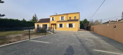 Recherche bel appartement à Pessac proche commerces et écoles et TRAM