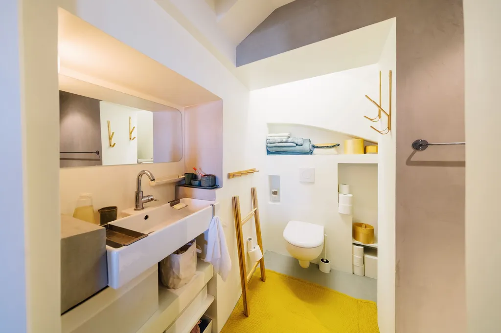 Vente - Crillon-Le-Brave - Élégante maison de village entièrement rénovée avec terrasse et vue