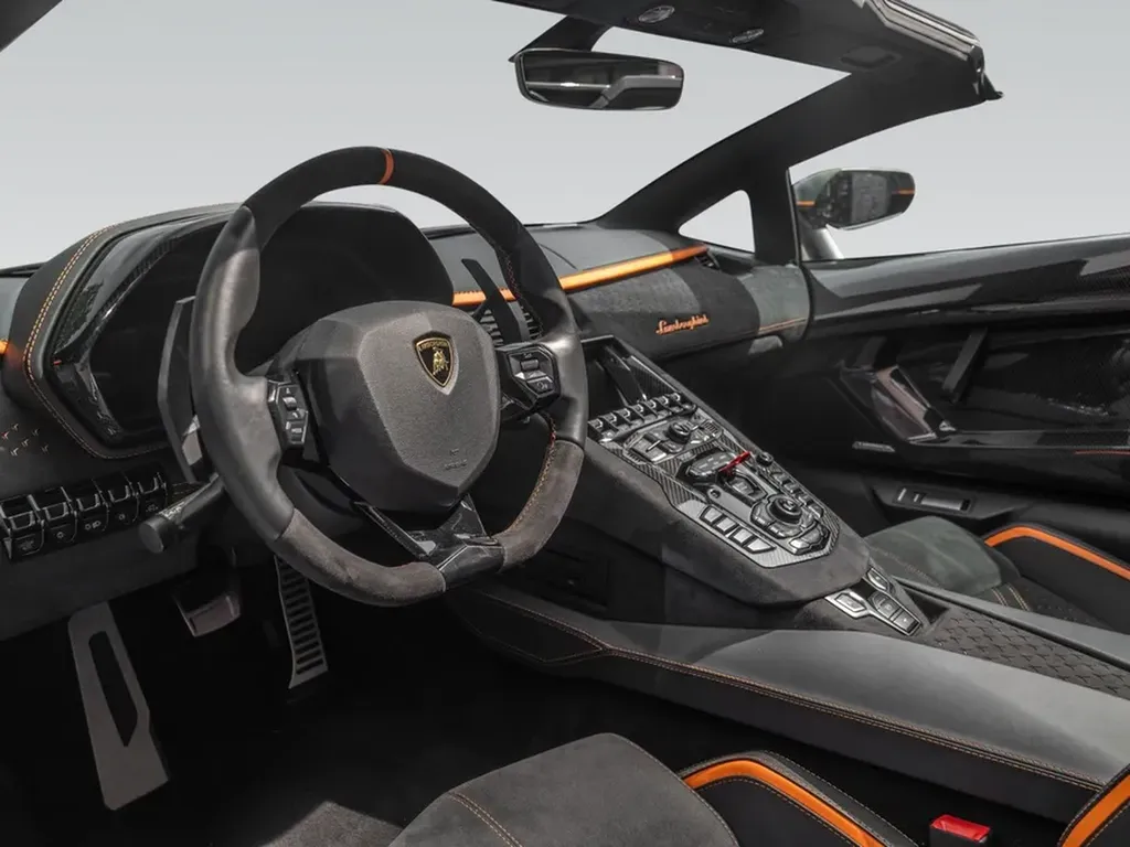 LAMBORGHINI AVENTADOR ULTIMAE ROADSTER ONE OF 250 À VENDRE – ÉDITION LIMITÉE, V12 ATMOSPHÉRIQUE, CONFIGURATION AD PERSONAM