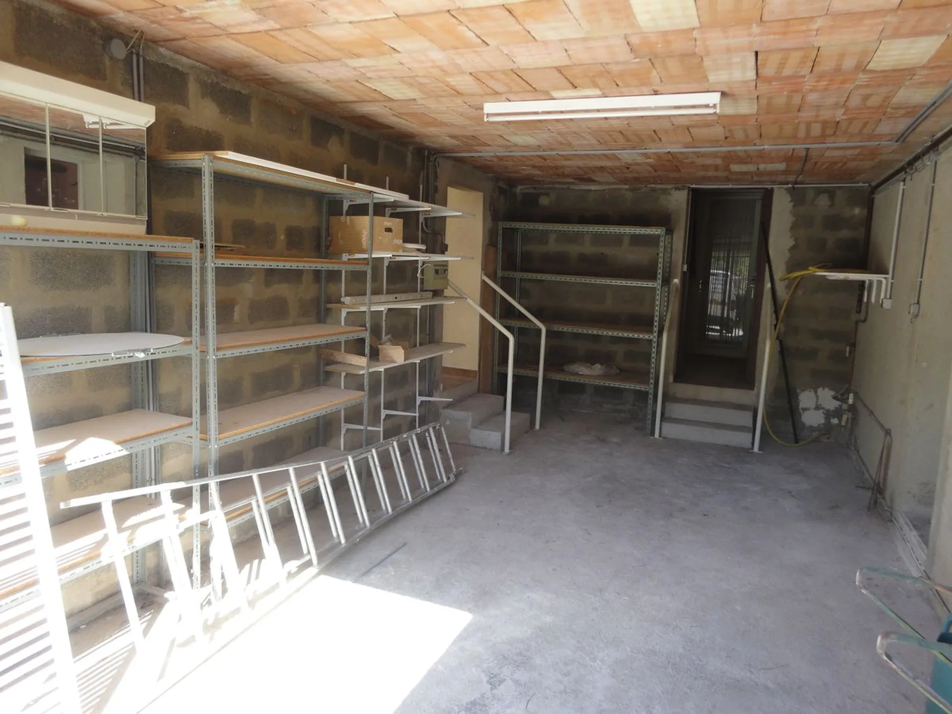 SOUS COMPROMIS PAR NOS SOINS Carnoux en Provence Maison